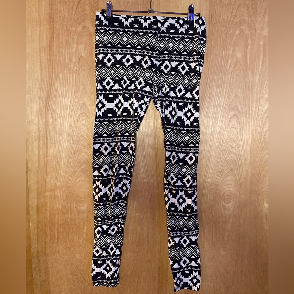 Divided Black & White Patterned Leggings - Size Small